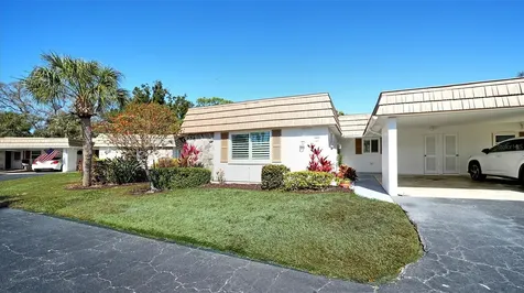 5469 Riverbluff Circle Sarasota FL 34231