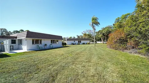 5469 Riverbluff Circle Sarasota FL 34231