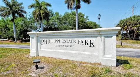 5469 Riverbluff Circle Sarasota FL 34231