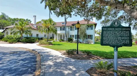 5469 Riverbluff Circle Sarasota FL 34231