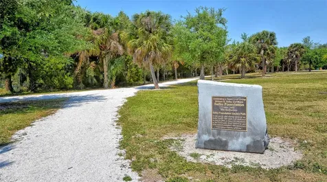 5469 Riverbluff Circle Sarasota FL 34231