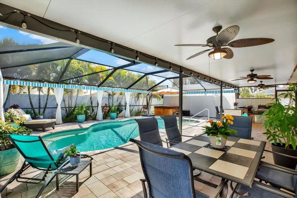 8781 Leona Street Seminole FL 33772