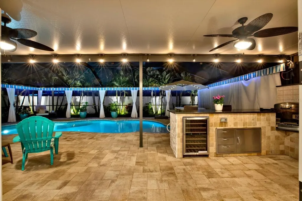 8781 Leona Street Seminole FL 33772