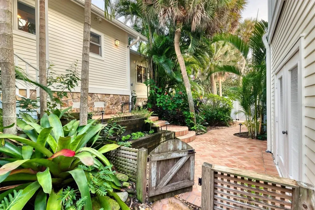 4839 Givens Court Sarasota FL 34242