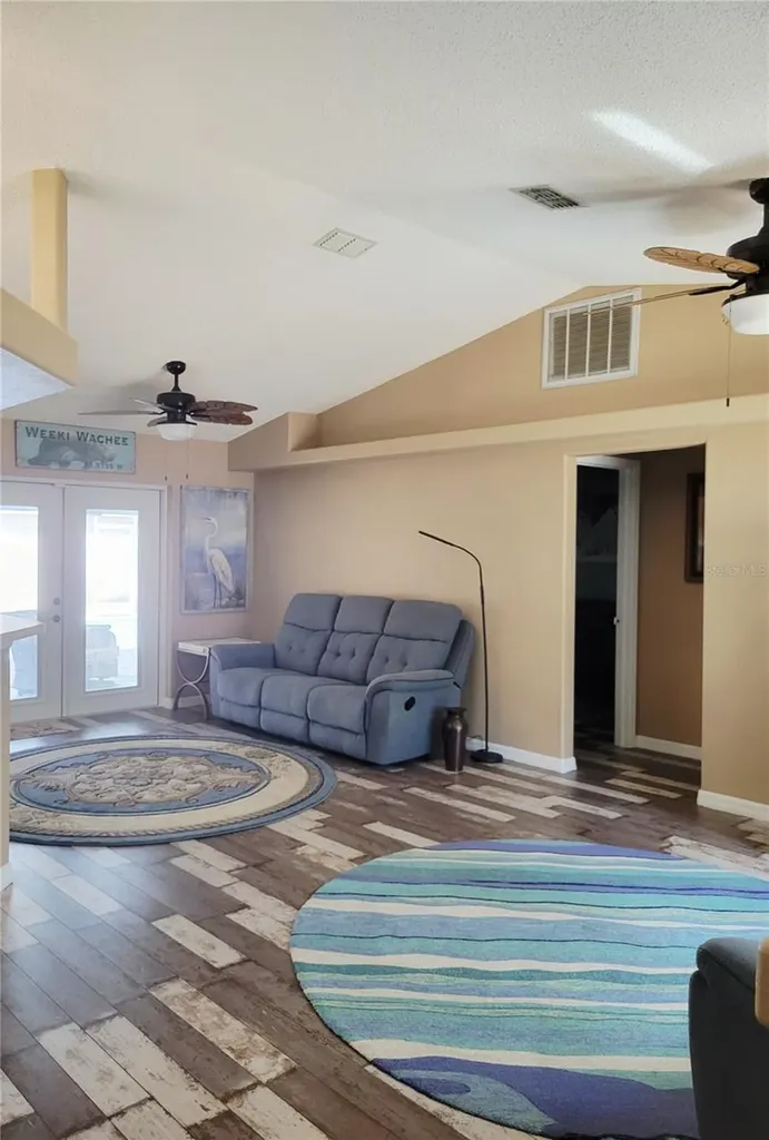 9153 Michigan Avenue Weeki Wachee FL 34613