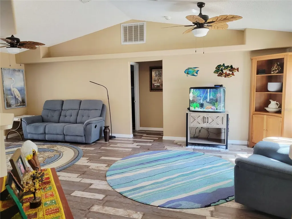 9153 Michigan Avenue Weeki Wachee FL 34613