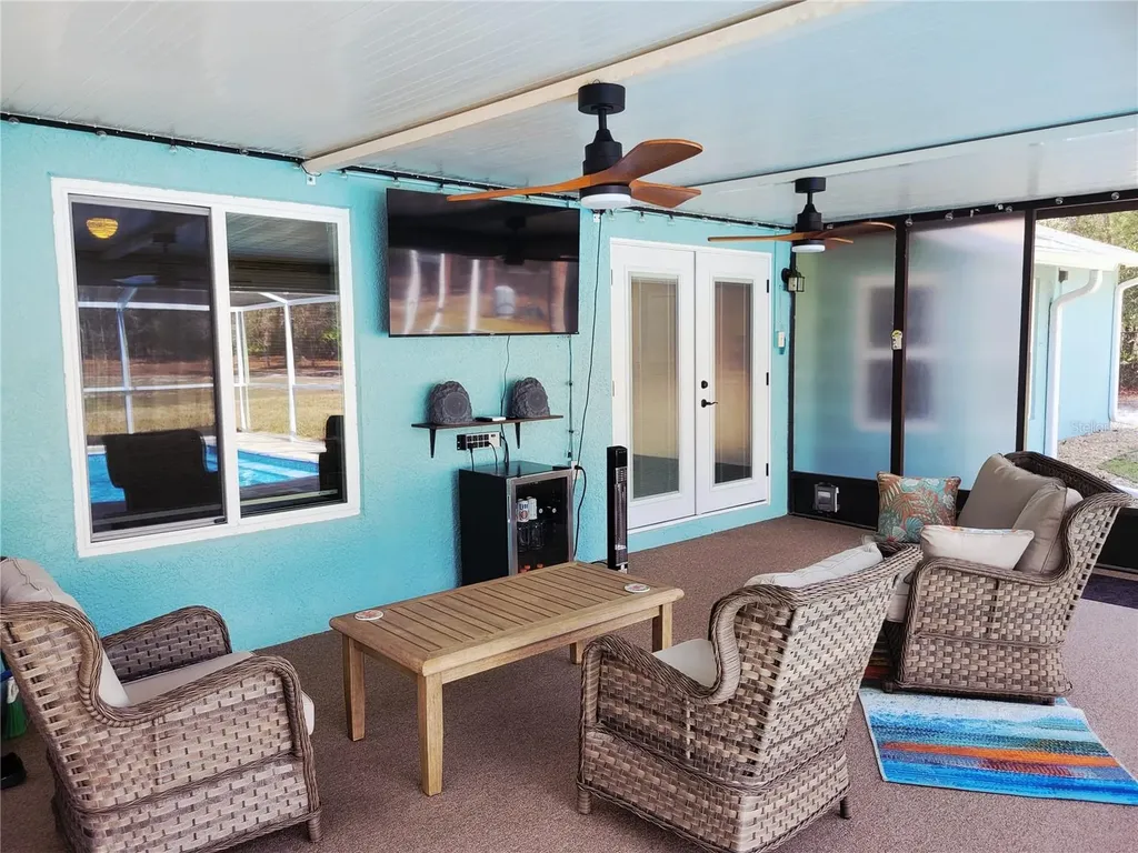 9153 Michigan Avenue Weeki Wachee FL 34613