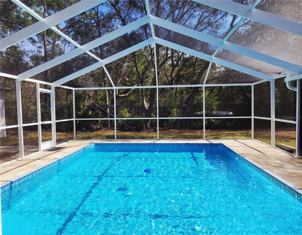 9153 Michigan Avenue Weeki Wachee FL 34613