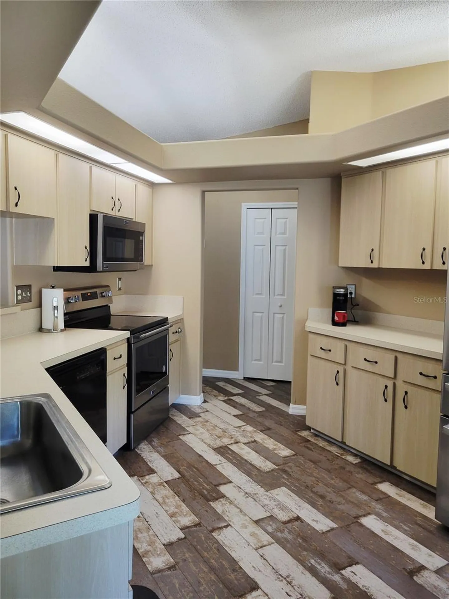 9153 Michigan Avenue Weeki Wachee FL 34613