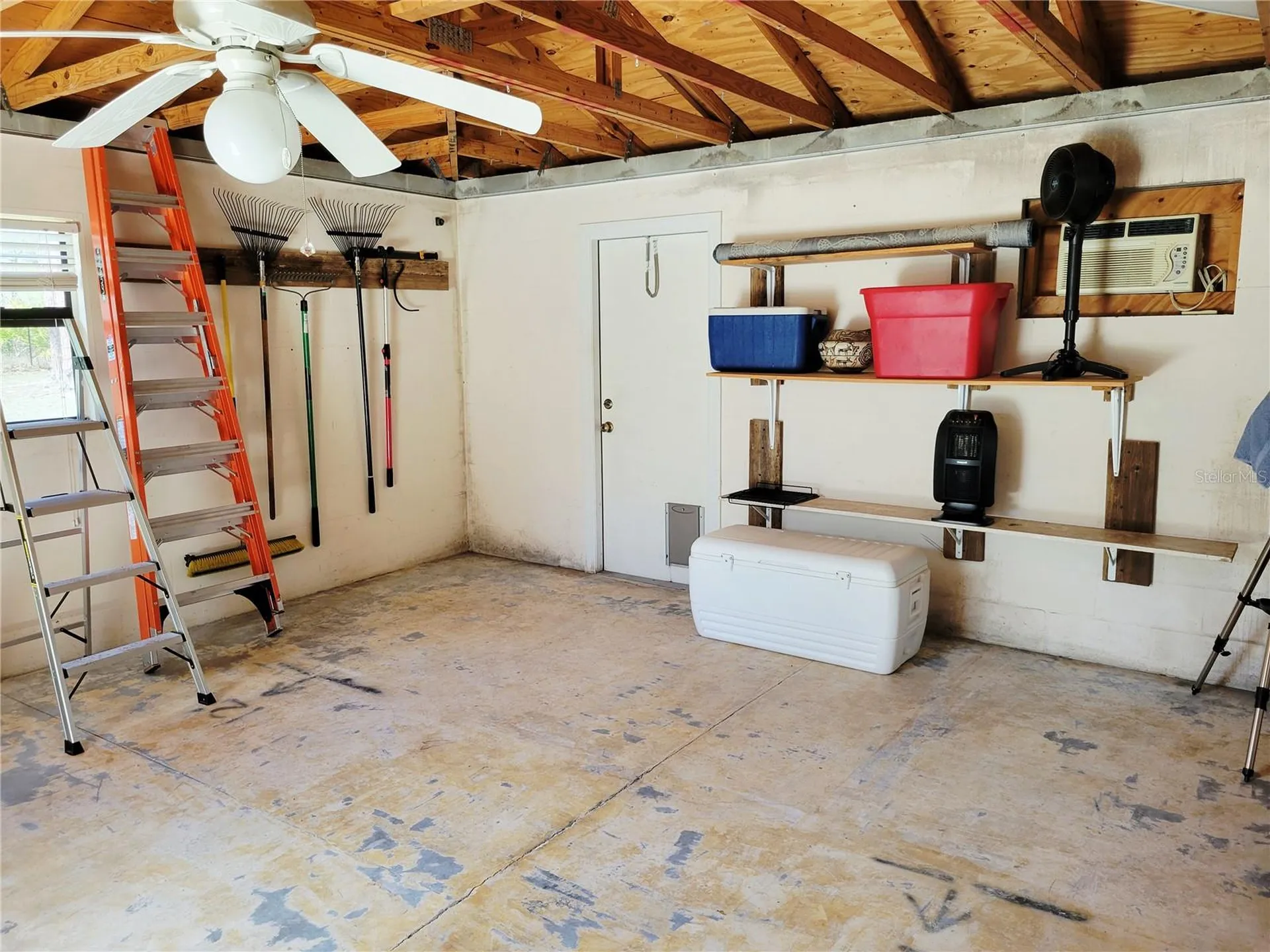 9153 Michigan Avenue Weeki Wachee FL 34613