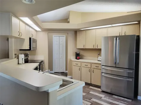 9153 Michigan Avenue Weeki Wachee FL 34613