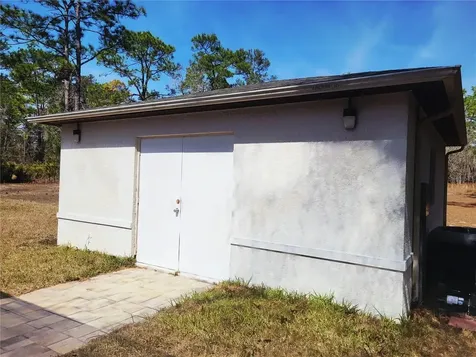 9153 Michigan Avenue Weeki Wachee FL 34613