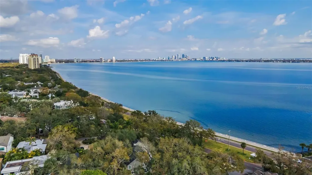4811 Bayshore Boulevard Tampa FL 33611