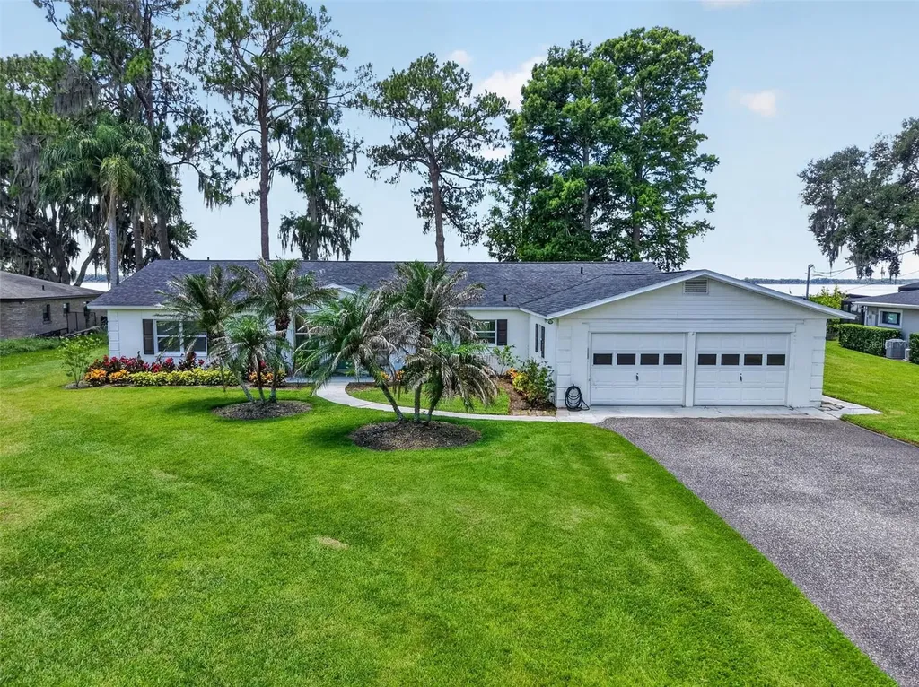 33225 Lakeshore Drive Tavares FL 32778