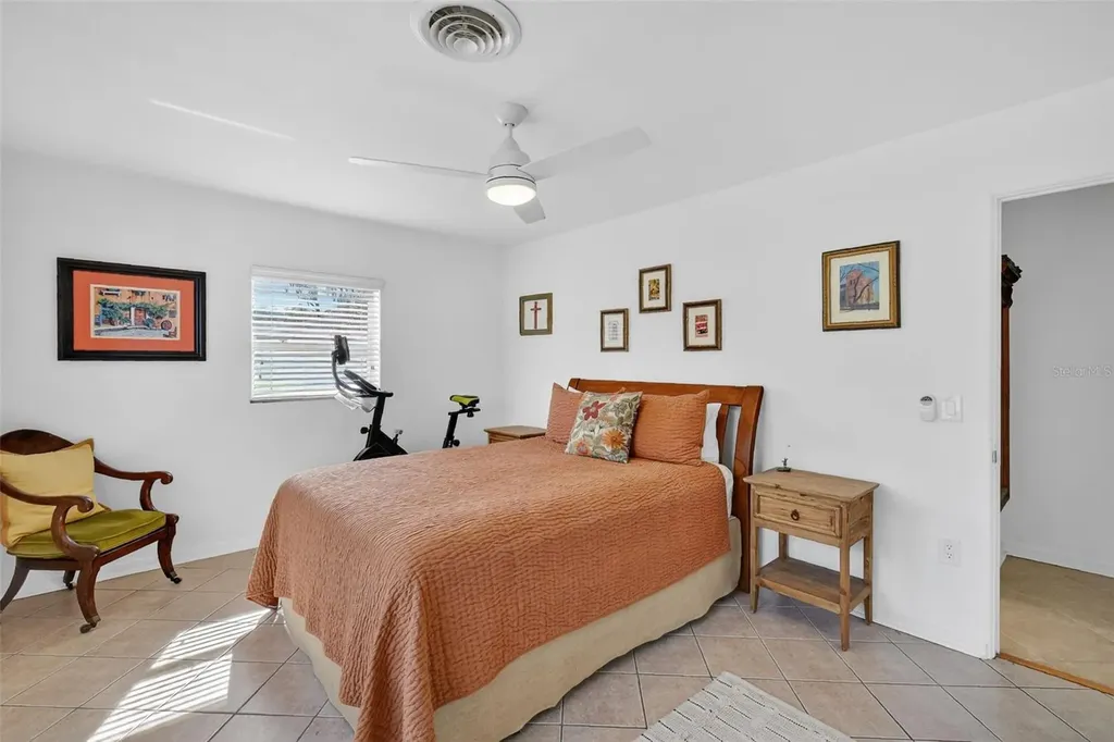 33225 Lakeshore Drive Tavares FL 32778