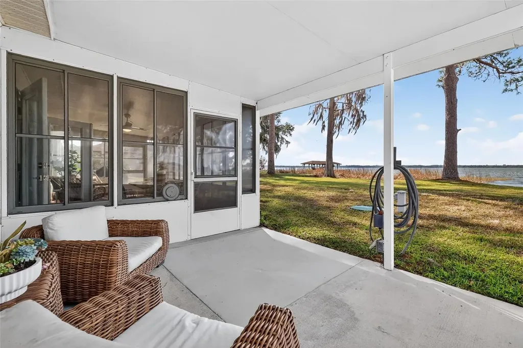 33225 Lakeshore Drive Tavares FL 32778