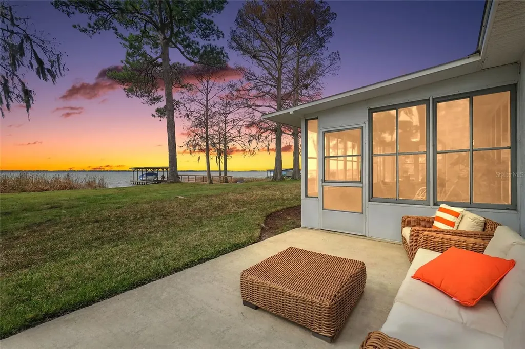 33225 Lakeshore Drive Tavares FL 32778