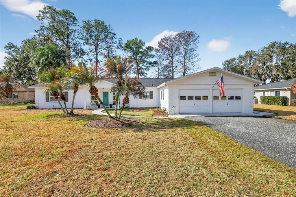 33225 Lakeshore Drive Tavares FL 32778