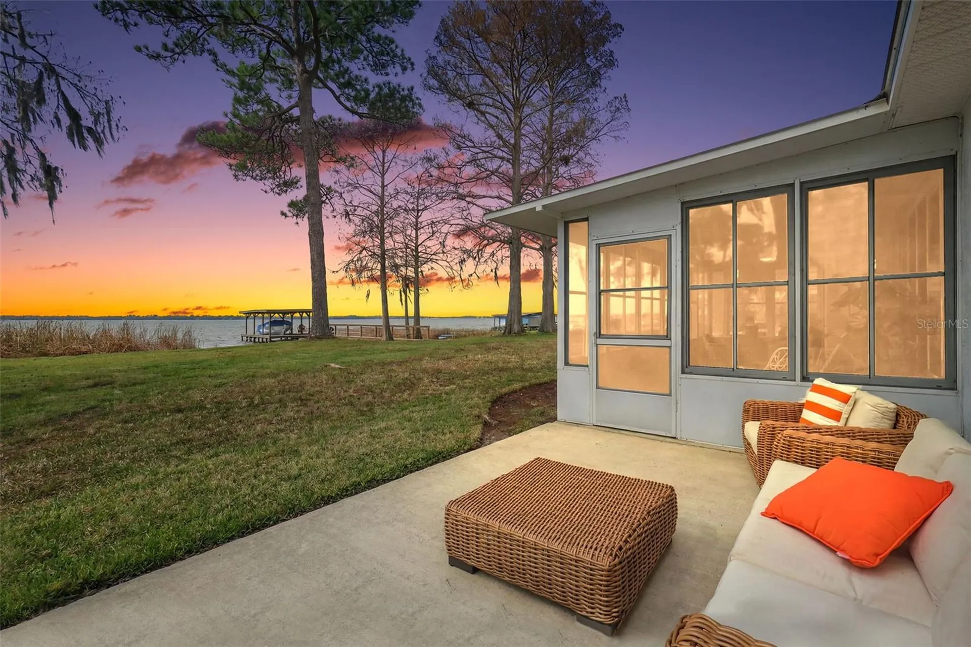 33225 Lakeshore Drive Tavares FL 32778
