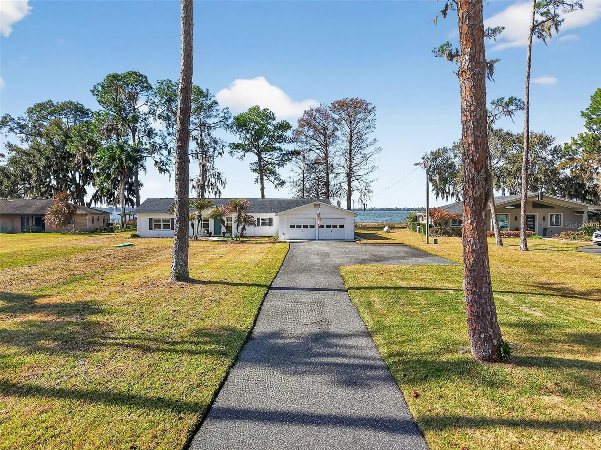 33225 Lakeshore Drive Tavares FL 32778