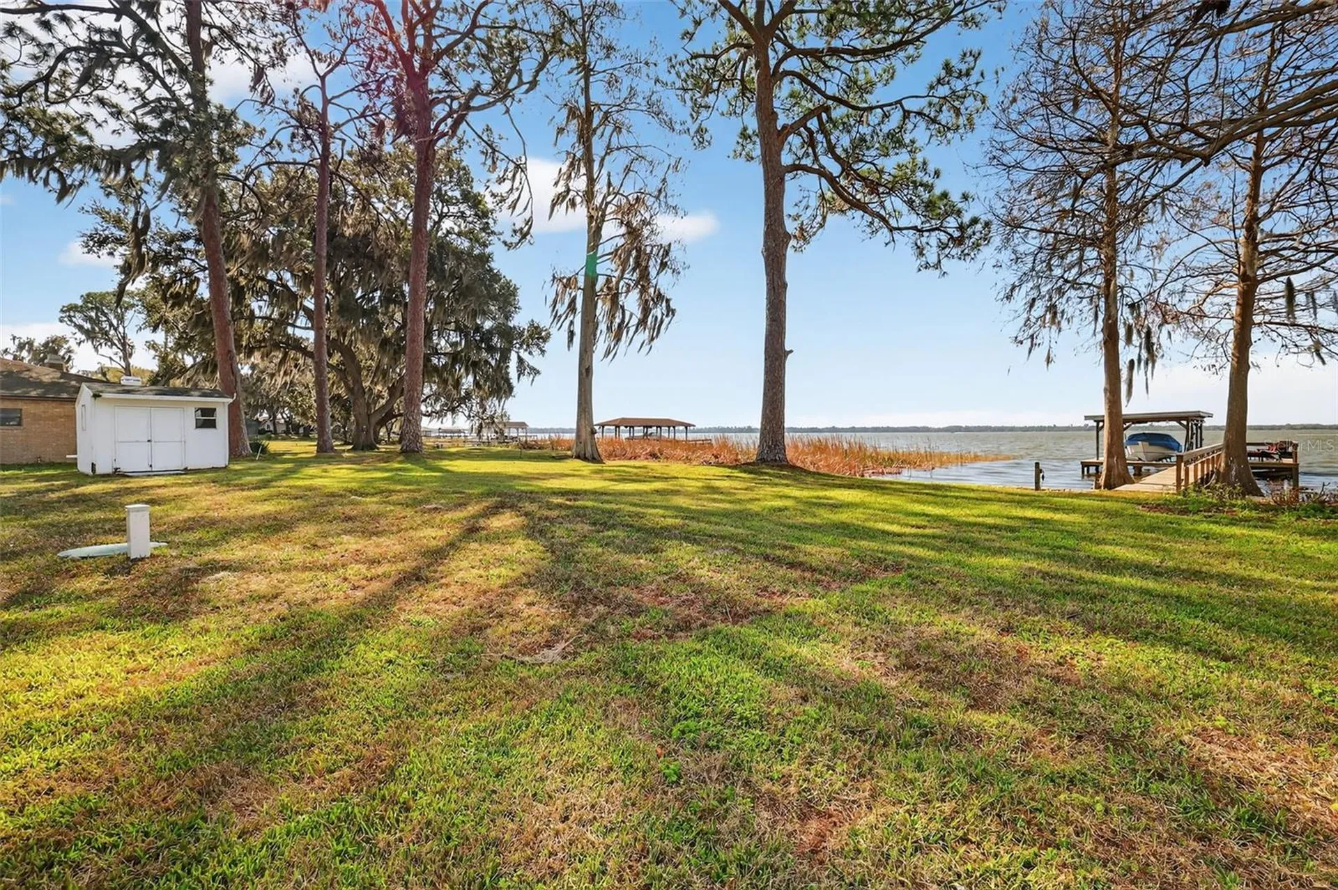 33225 Lakeshore Drive Tavares FL 32778