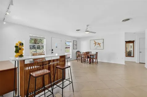 33225 Lakeshore Drive Tavares FL 32778