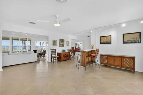 33225 Lakeshore Drive Tavares FL 32778