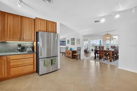 33225 Lakeshore Drive Tavares FL 32778