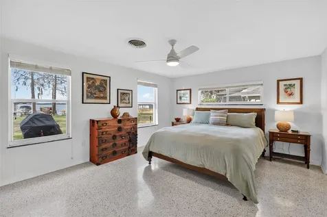 33225 Lakeshore Drive Tavares FL 32778