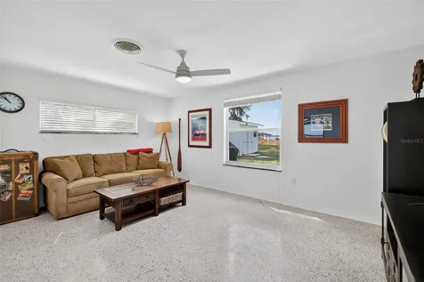33225 Lakeshore Drive Tavares FL 32778