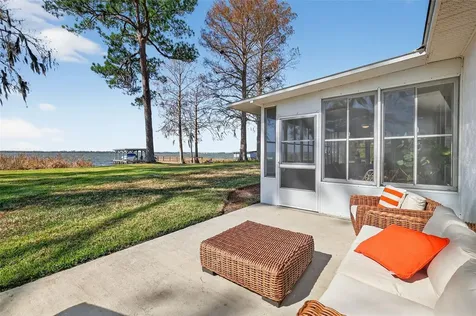 33225 Lakeshore Drive Tavares FL 32778