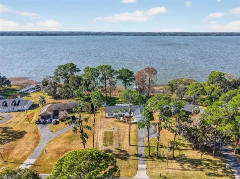 33225 Lakeshore Drive Tavares FL 32778