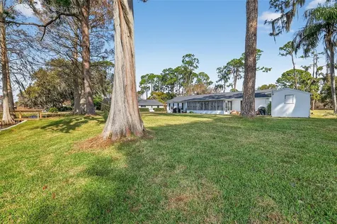 33225 Lakeshore Drive Tavares FL 32778