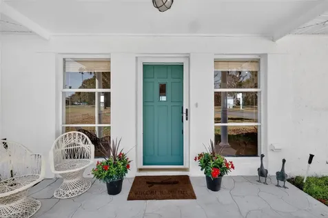 33225 Lakeshore Drive Tavares FL 32778