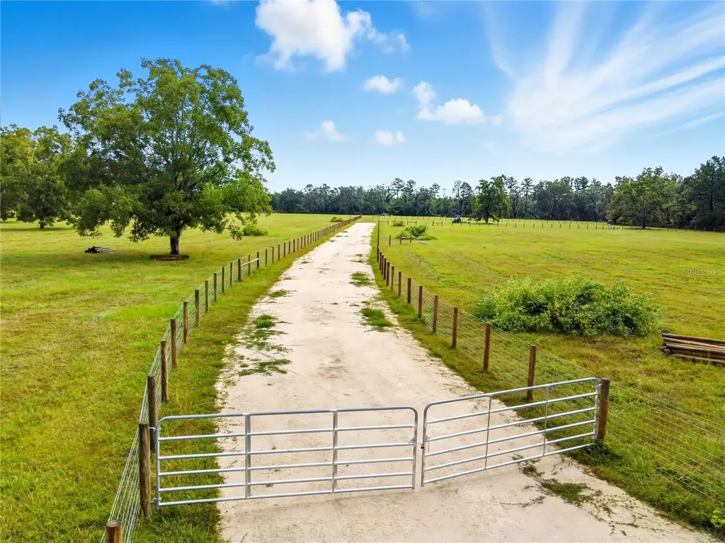 11242 Hogan Road Live Oak FL 32060
