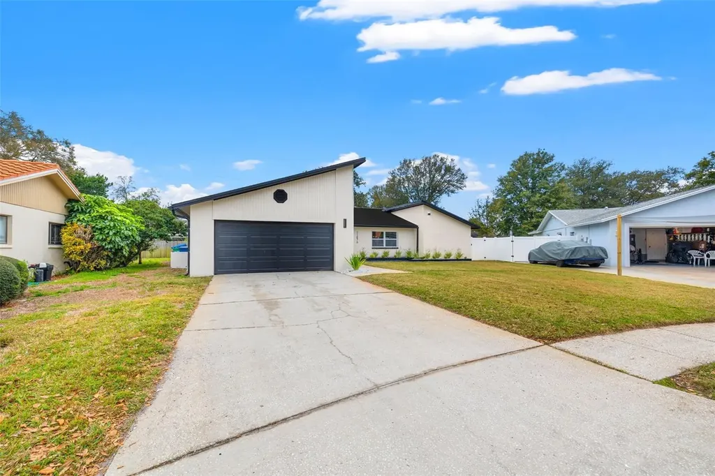 11876 Marla Lane Seminole FL 33772