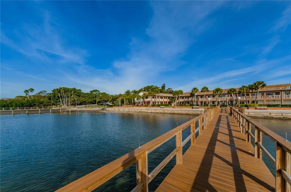 650 Pinellas Point Drive S St Petersburg FL 33705