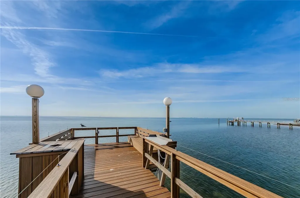 650 Pinellas Point Drive S St Petersburg FL 33705