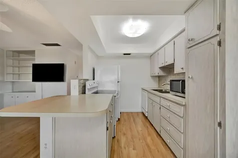 650 Pinellas Point Drive S St Petersburg FL 33705