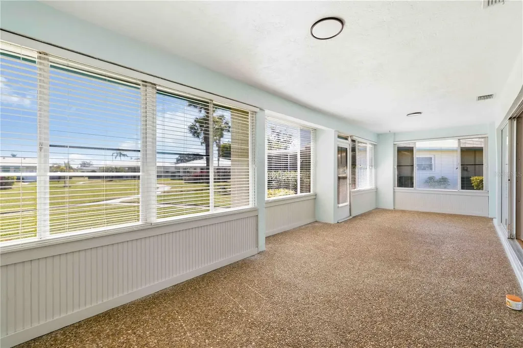 7011 9th Avenue W Bradenton FL 34209