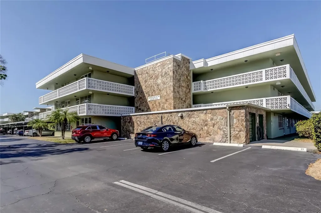 4710 Bay Street NE St Petersburg FL 33703