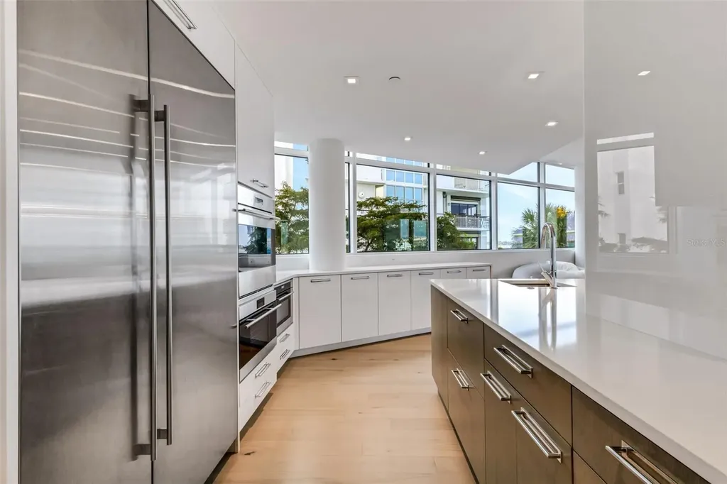 280 Golden Gate Point Sarasota FL 34236