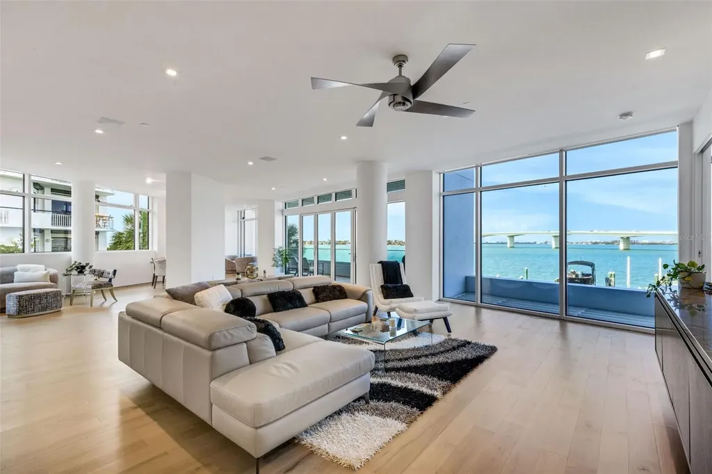 280 Golden Gate Point Sarasota FL 34236