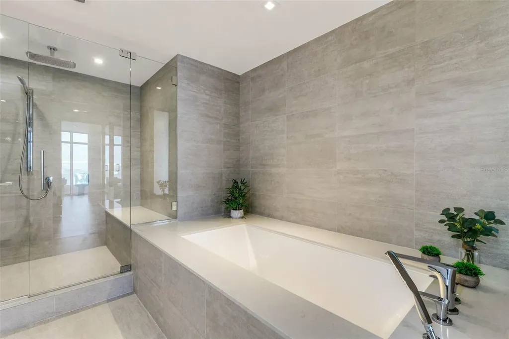 280 Golden Gate Point Sarasota FL 34236