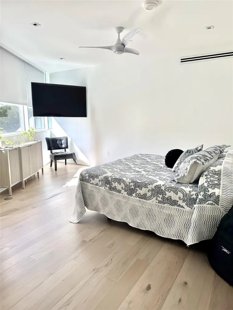 280 Golden Gate Point Sarasota FL 34236