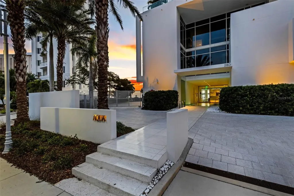280 Golden Gate Point Sarasota FL 34236