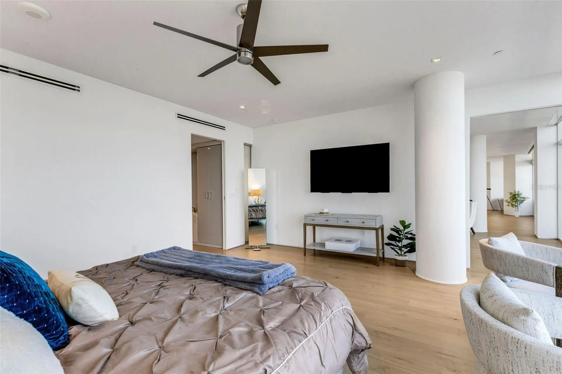 280 Golden Gate Point Sarasota FL 34236