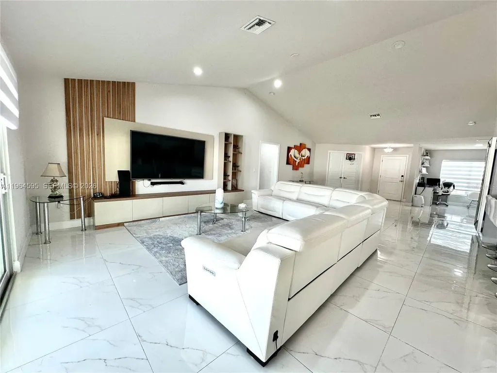 1137 NE 4th Place Cape Coral FL 33909