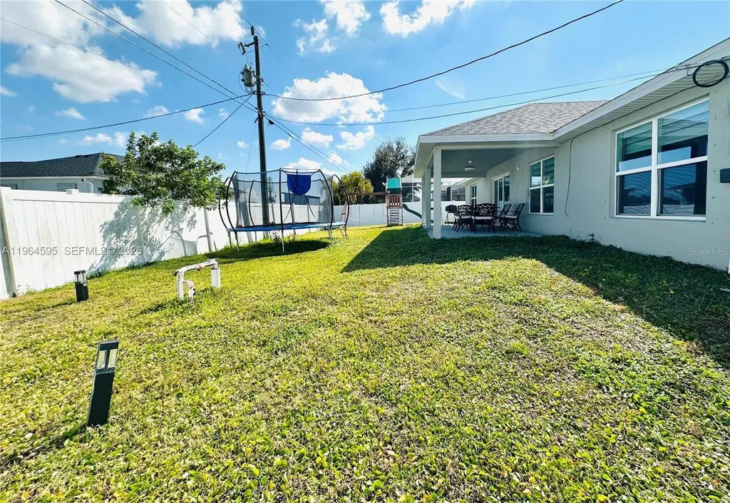 1137 NE 4th Place Cape Coral FL 33909