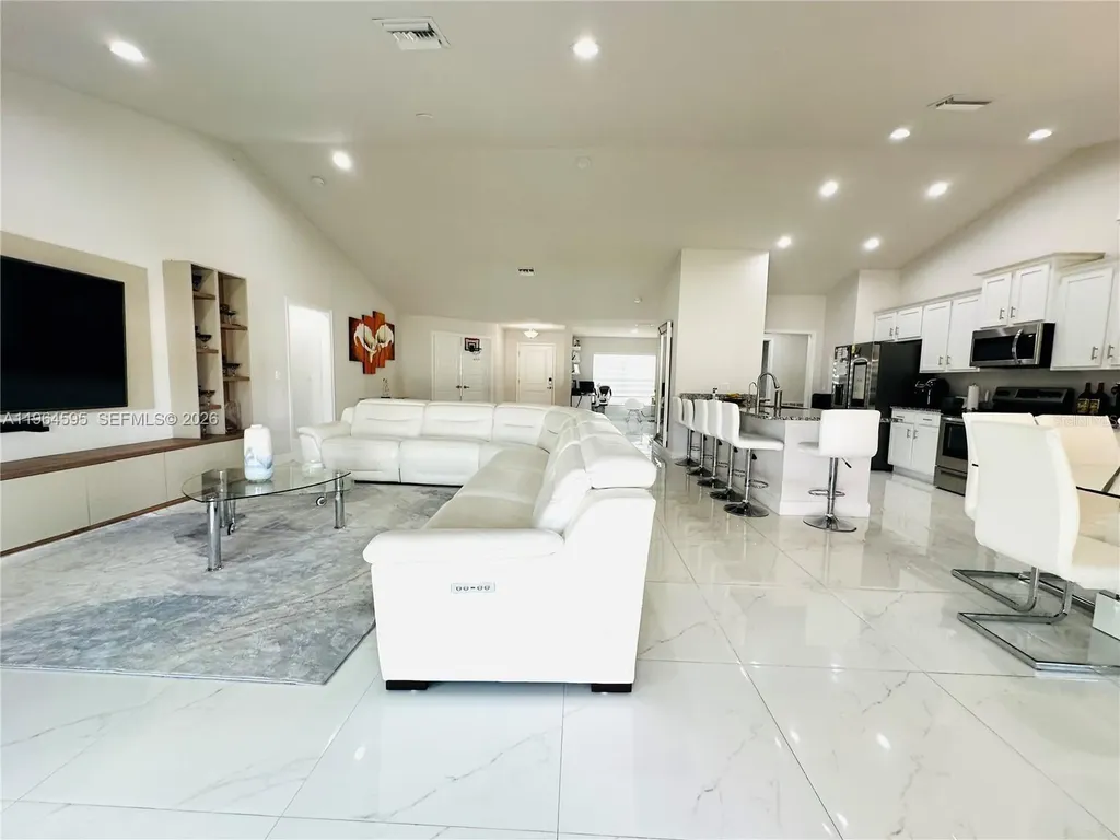 1137 NE 4th Place Cape Coral FL 33909